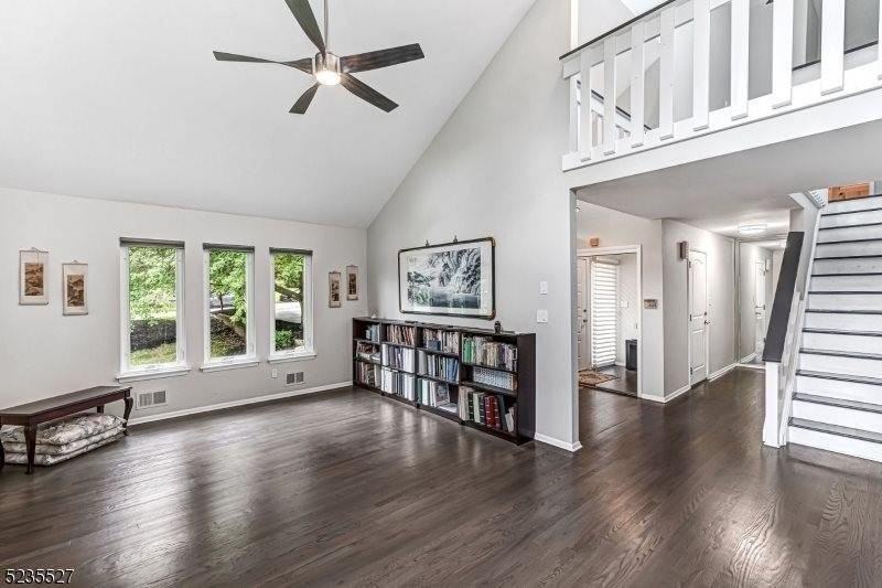 33 Highmount Ave - Photo 4 of 27