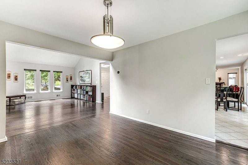 33 Highmount Ave - Photo 7 of 27
