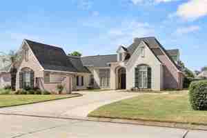 featured image of 421 E Honors Point Ct