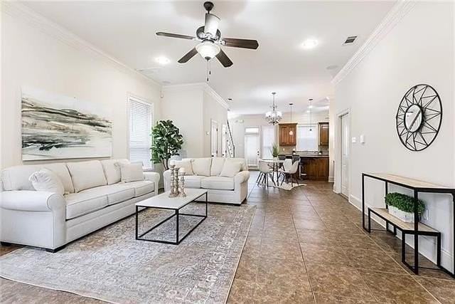 804 Dupre St - Photo 3 of 14