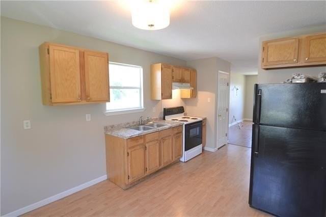 1300 Annette St - Photo 4 of 9