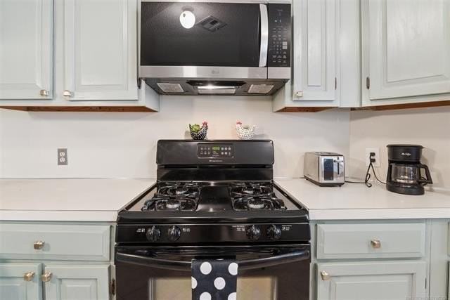 1104 W Birmingham St - Photo 6 of 29