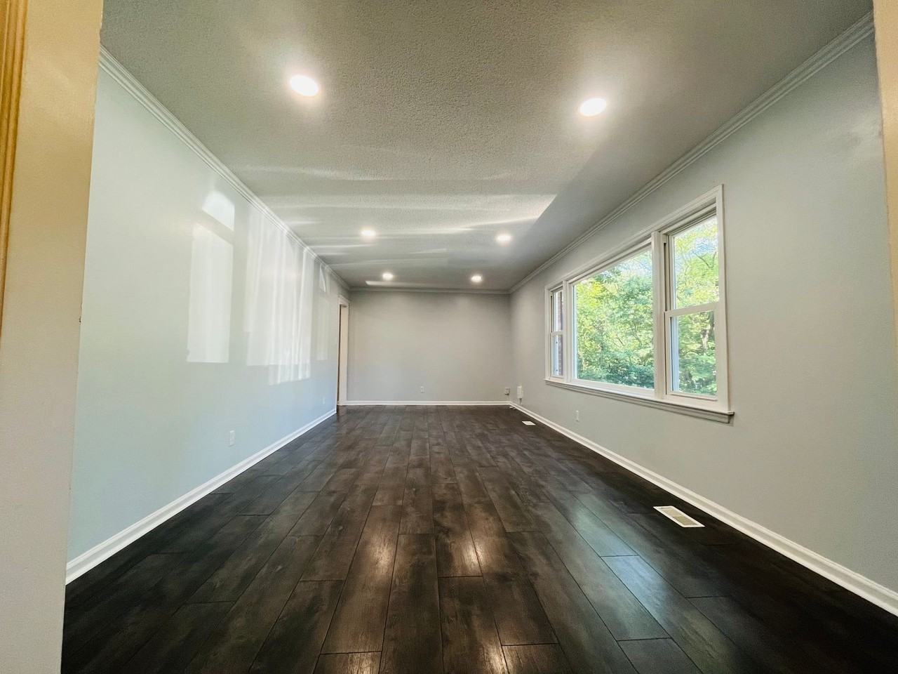873 Bedrock Dr - Photo 3 of 17