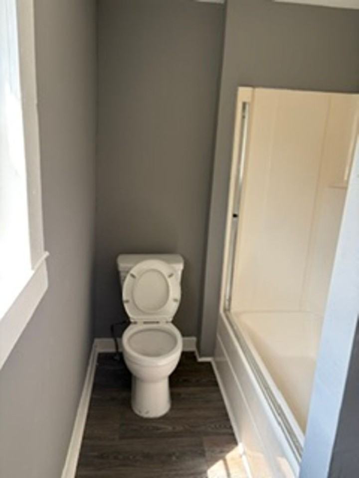 339 28th St - Photo 7 of 8