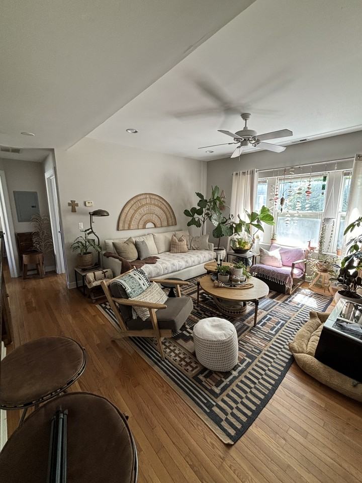 3752 W School St #3752-2 - Photo 4 of 22