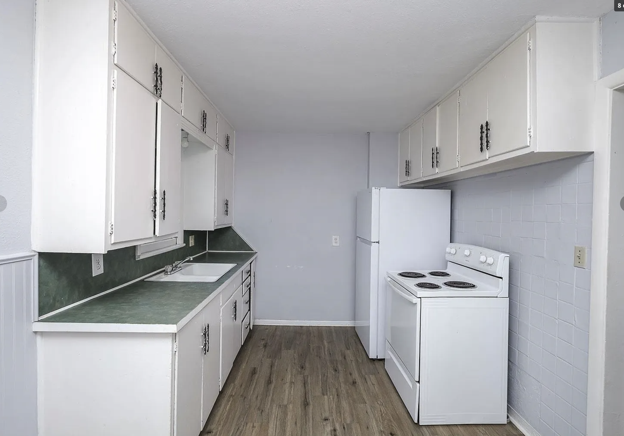 2620 N Poplar St #1 - Photo 2 of 11