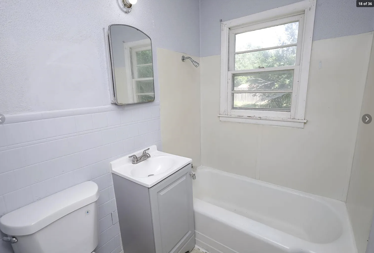 2620 N Poplar St #1 - Photo 4 of 11