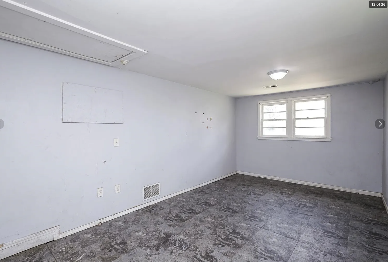 2620 N Poplar St #1 - Photo 6 of 11