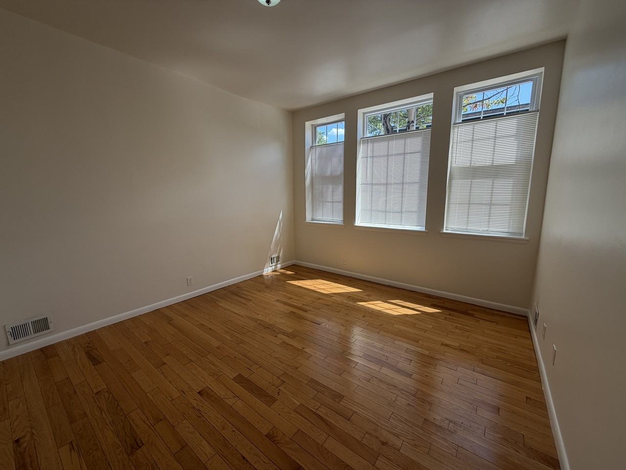 1510 E Baltimore St #1 - Photo 6 of 27