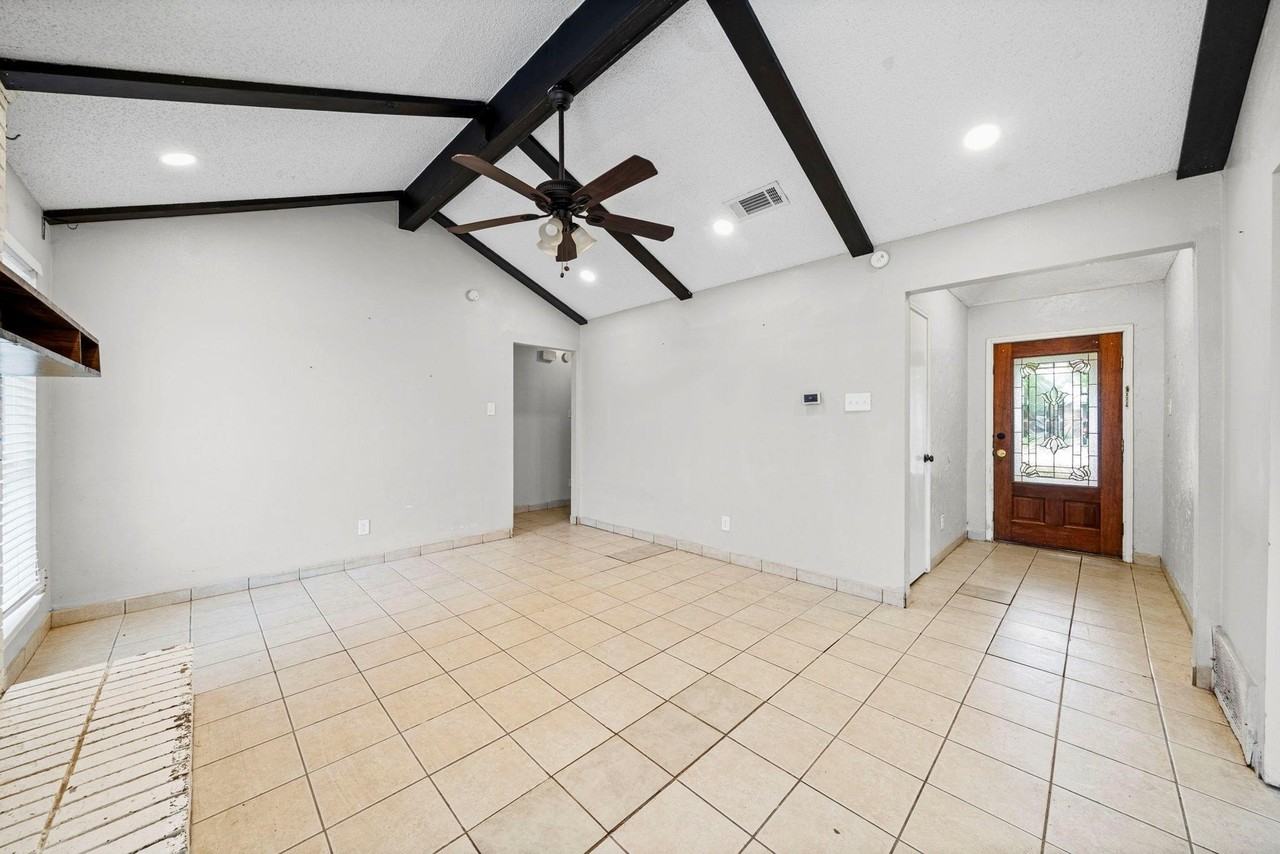4022 William St - Photo 5 of 22