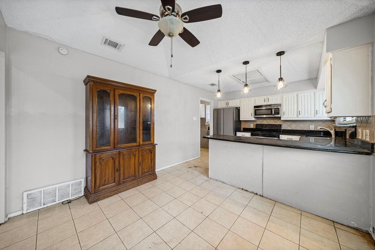 4022 William St - Photo 6 of 22
