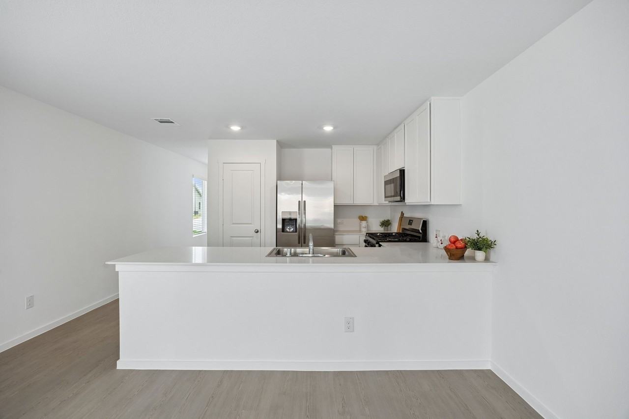 3109 Lynmar Ln - Photo 4 of 37
