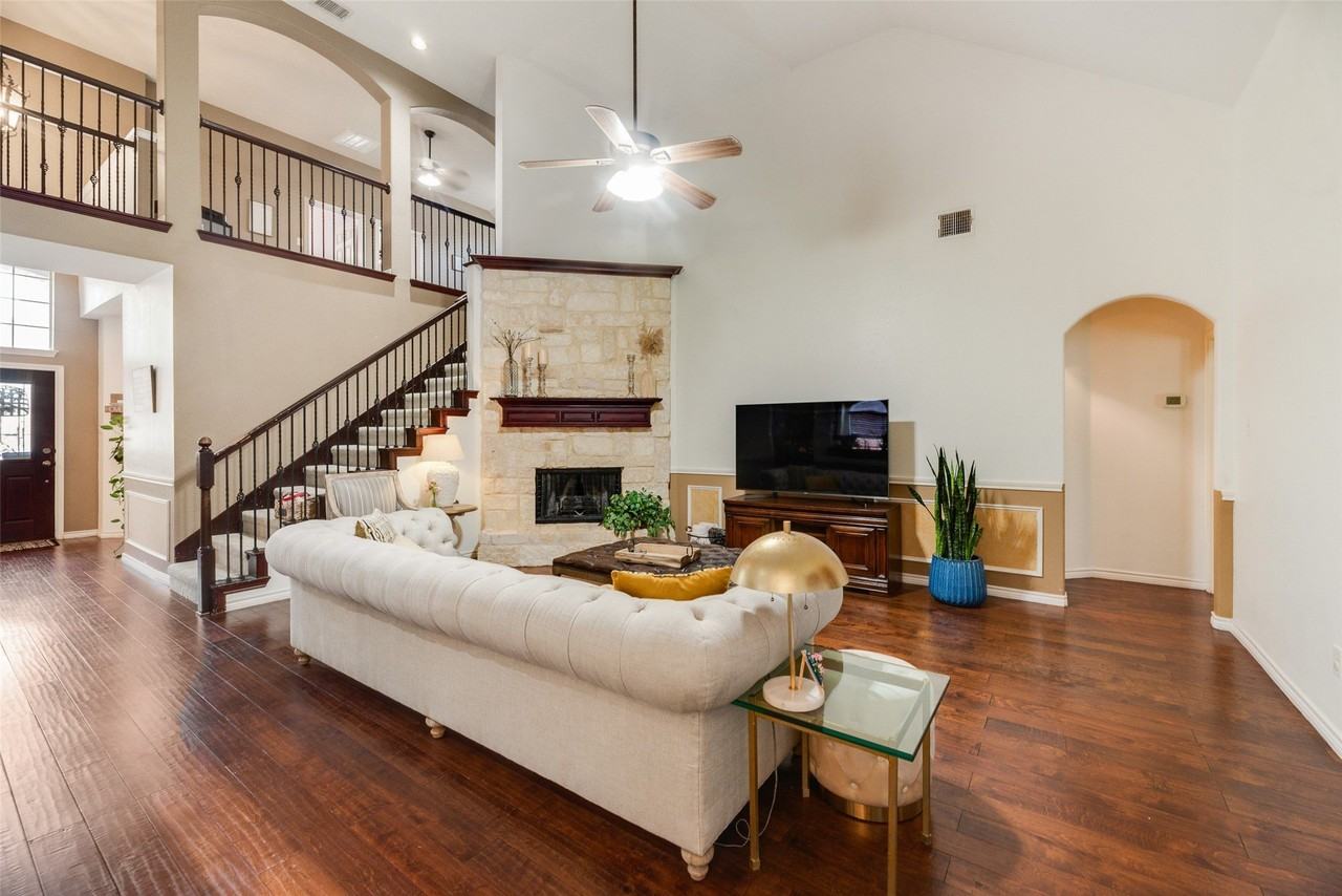 9109 Hawley Dr - Photo 7 of 36