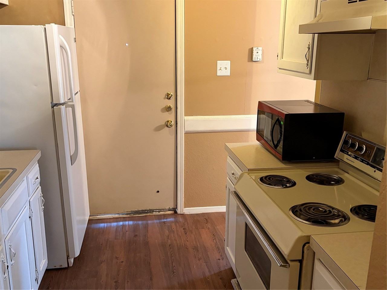 3774 Radcliff Rd - Photo 4 of 9