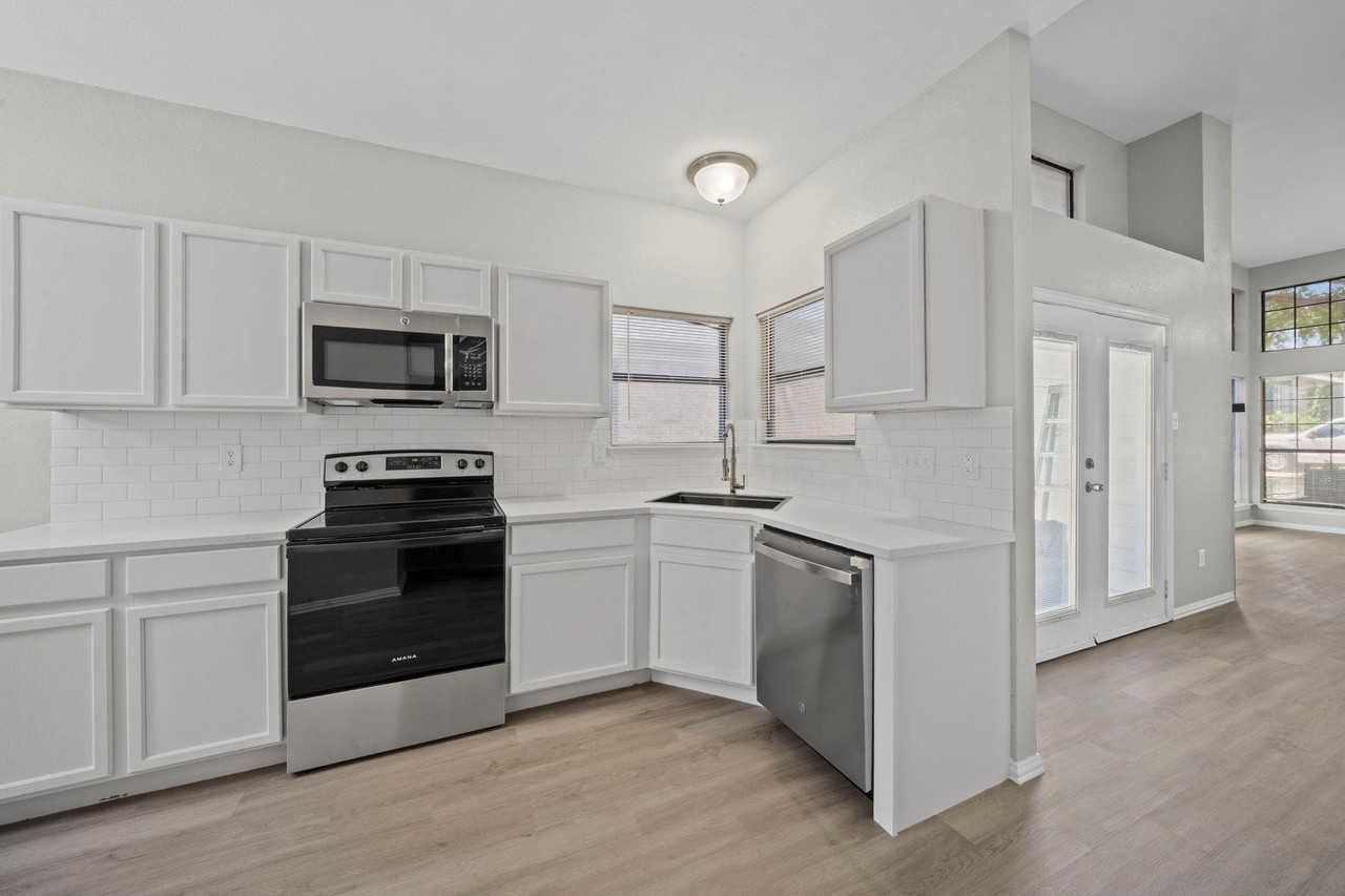542 Oxbow St - Photo 5 of 25