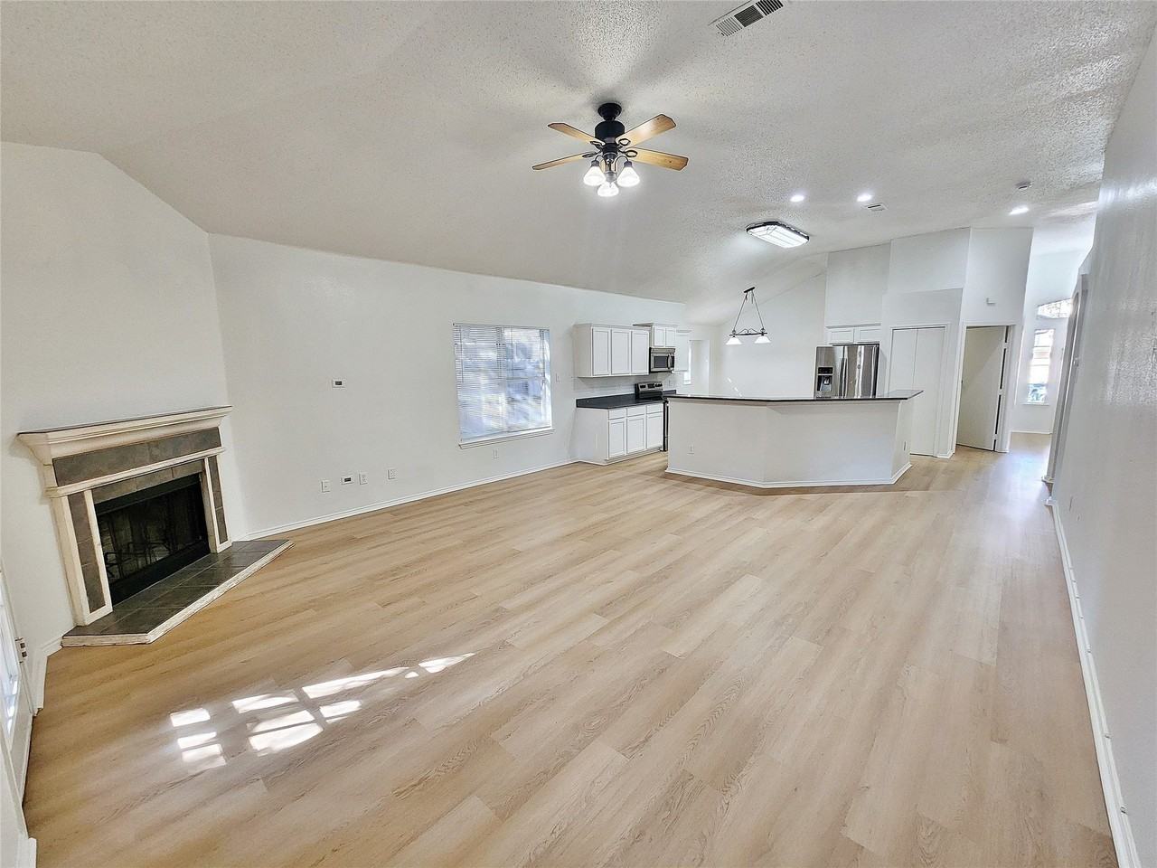 741 Cardinal Dr - Photo 6 of 20