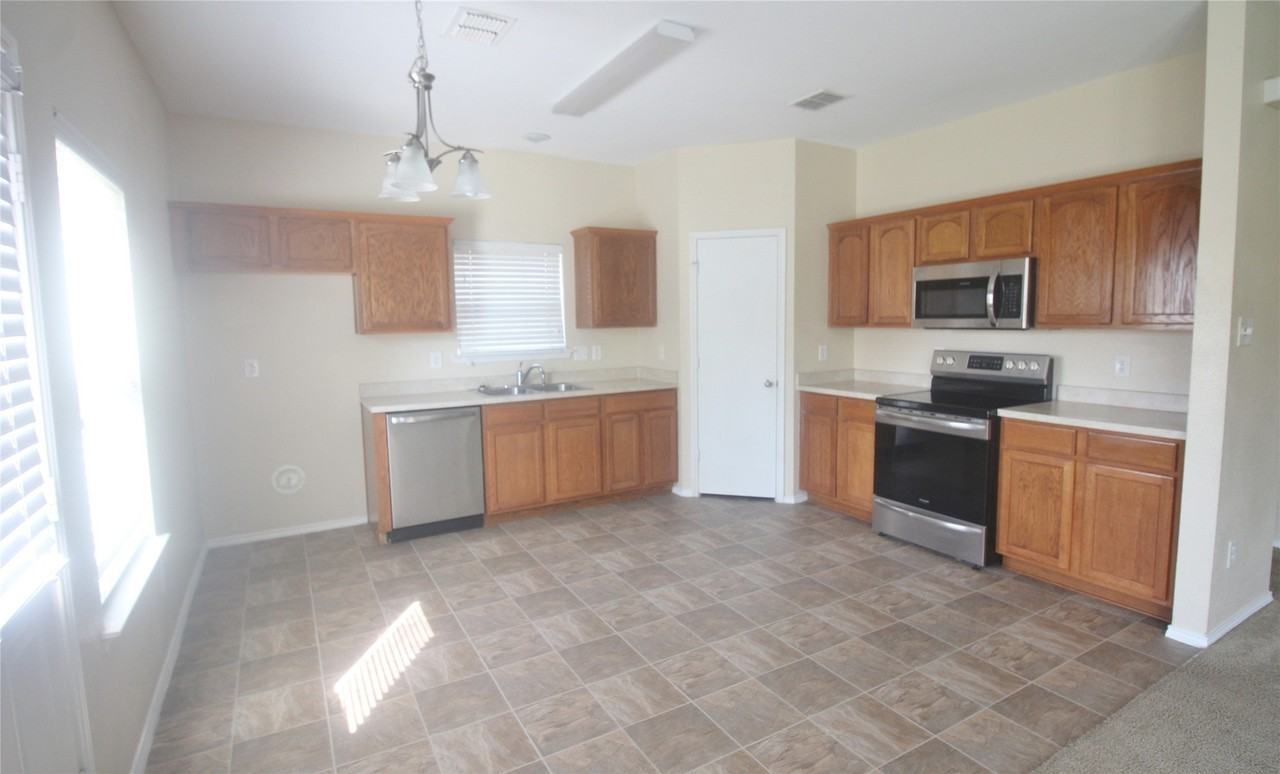 8420 Ridge Creek Dr - Photo 6 of 19
