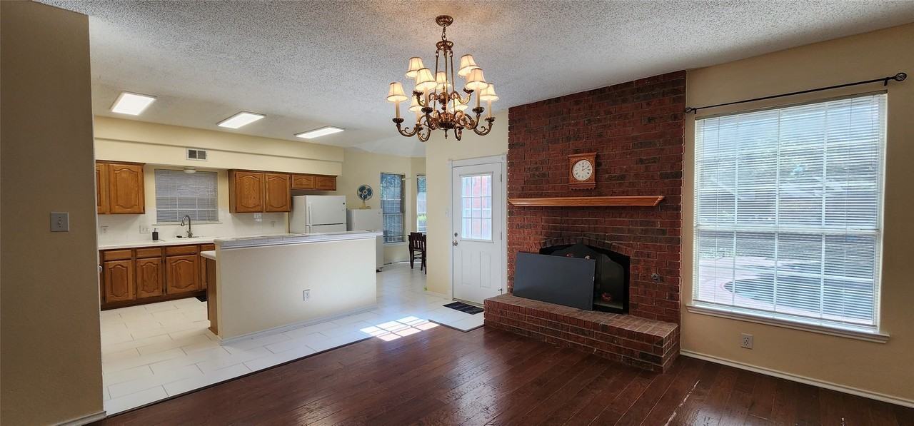 2413 Timber Ridge Ln - Photo 6 of 16
