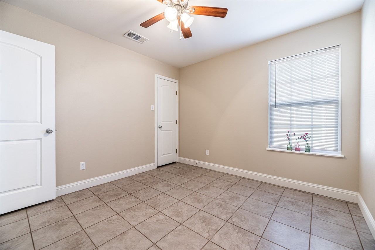 7323 Colonial Dr - Photo 5 of 9
