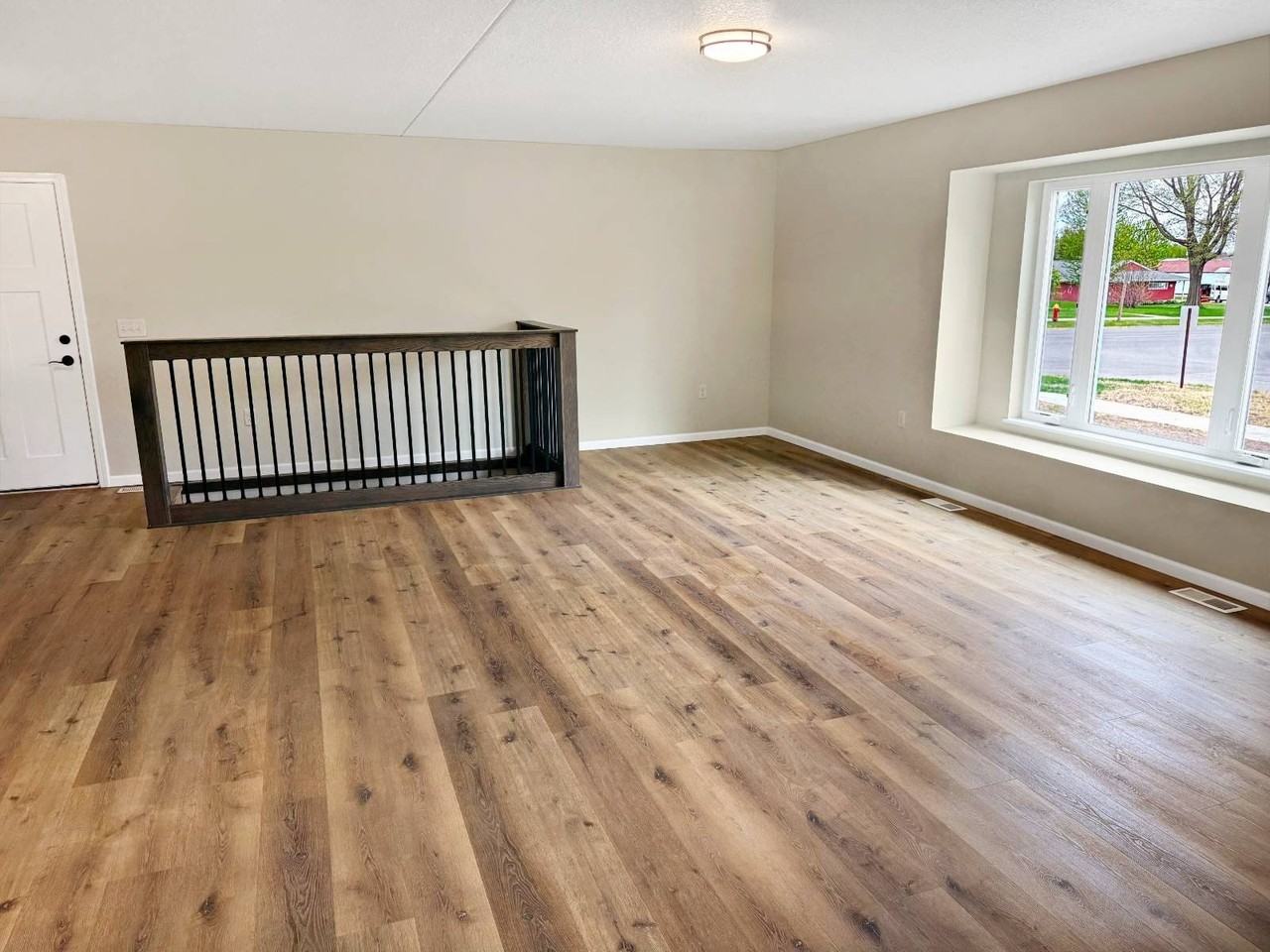 119 W Murdock St - Photo 5 of 16
