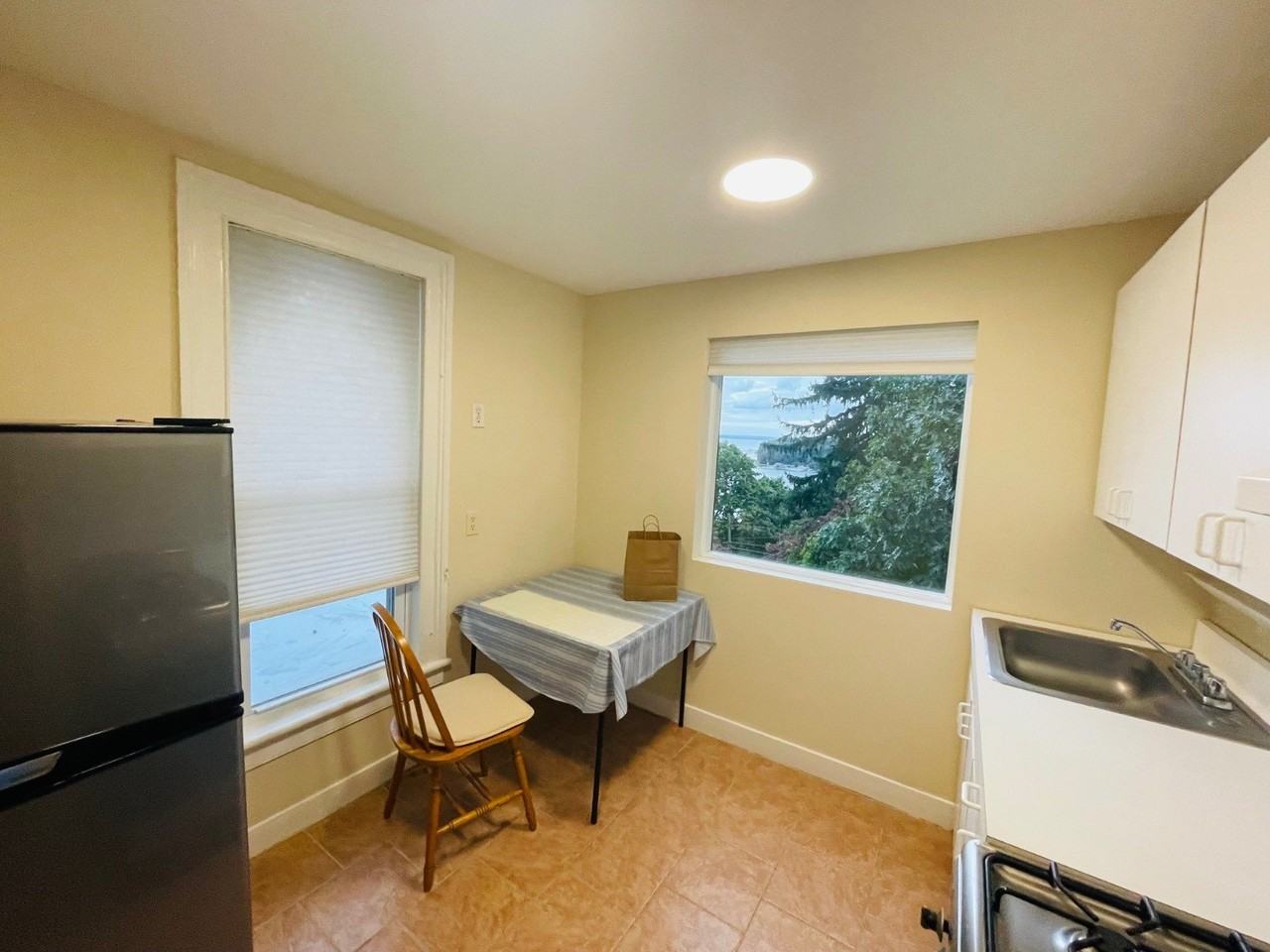 82 Fairview Pl - Photo 5 of 9