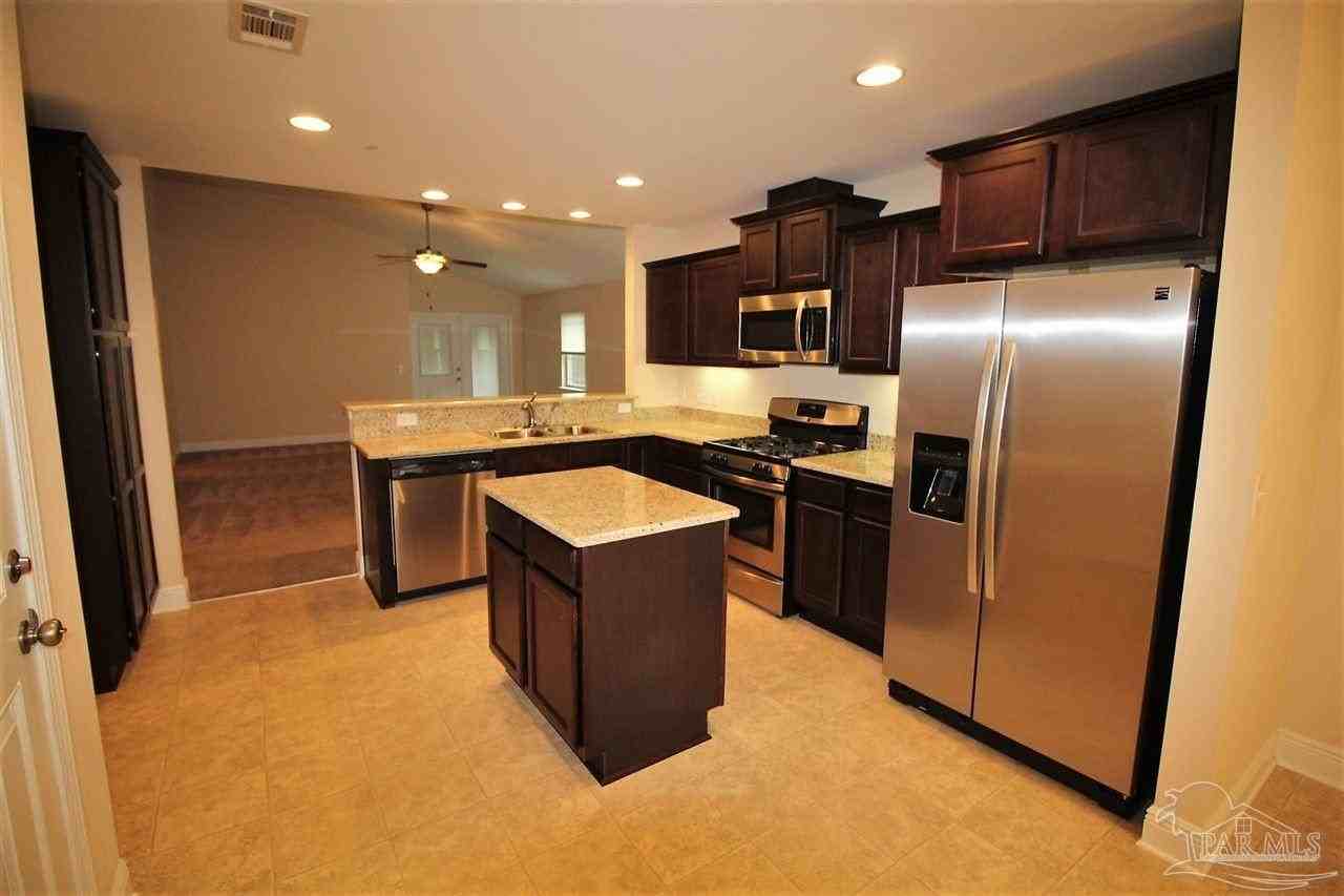 632 Edith Ln - Photo 4 of 15