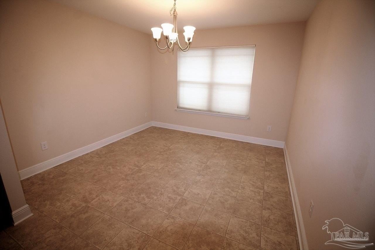 632 Edith Ln - Photo 5 of 15