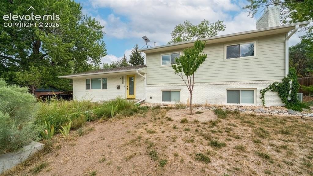 2518 Fairview Cir - Photo 3 of 35