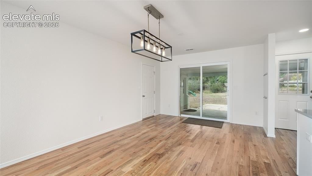 2518 Fairview Cir - Photo 7 of 35