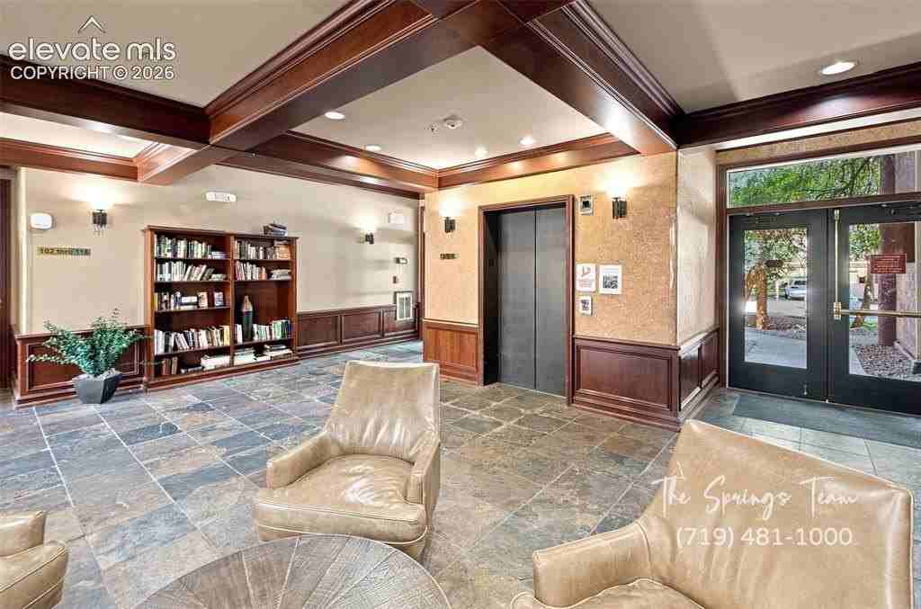 175 W Cheyenne Rd - Photo 3 of 43