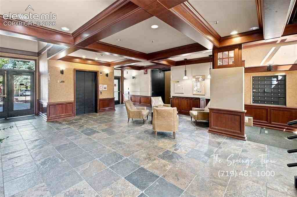 175 W Cheyenne Rd - Photo 4 of 43