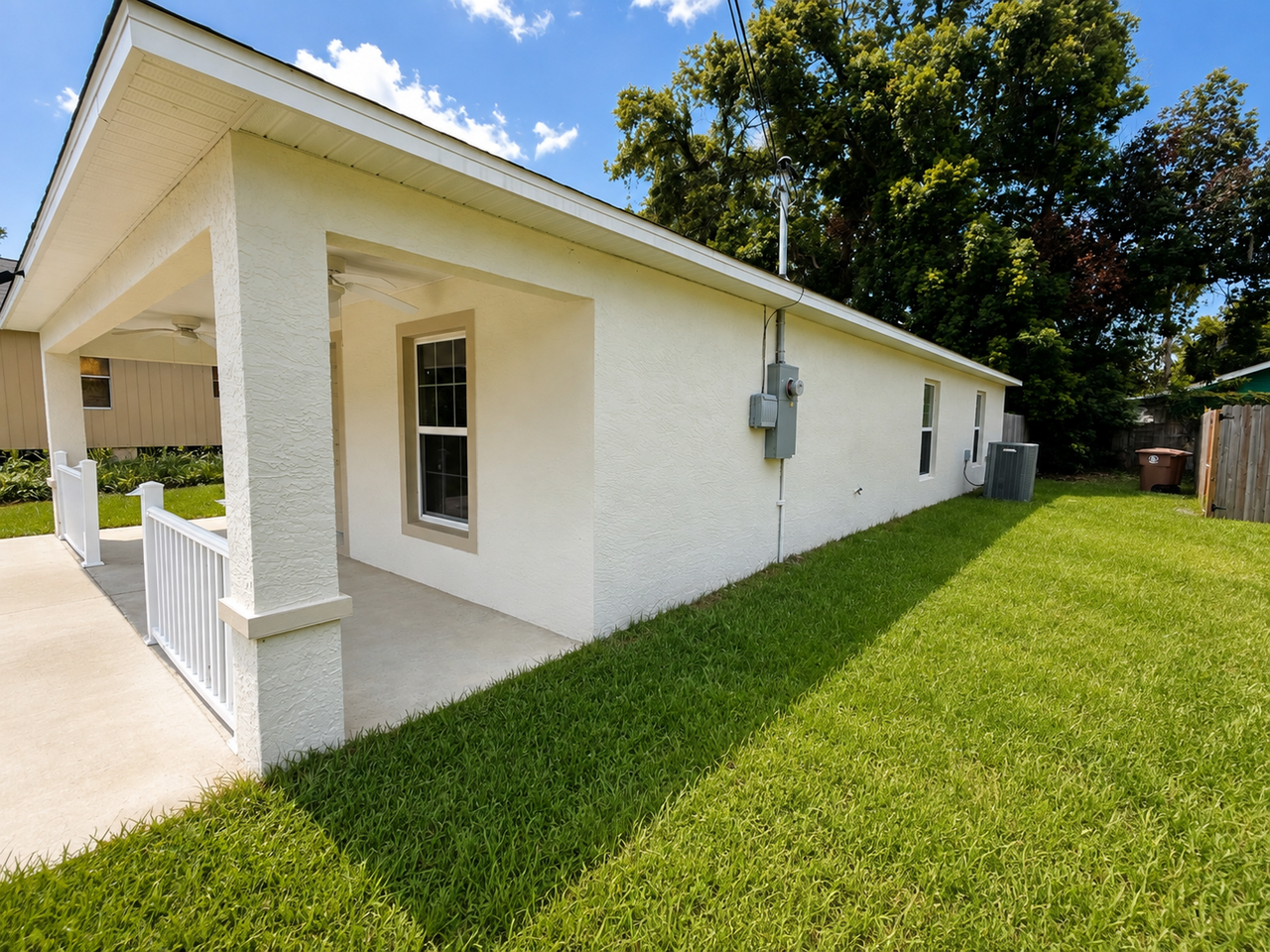 986 Nw 1st St - Photo 2 of 21