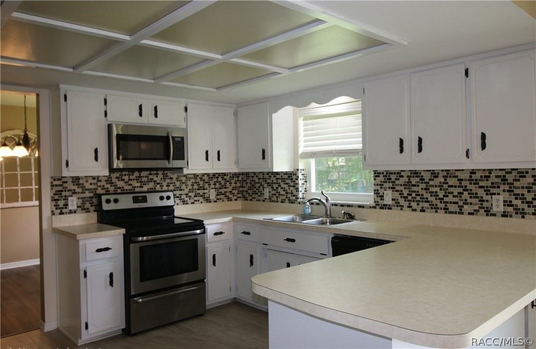 710 Mayflower Ave - Photo 3 of 22