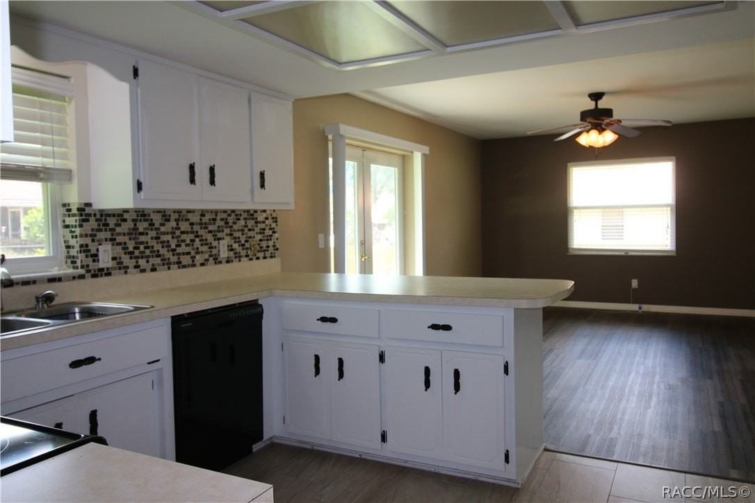 710 Mayflower Ave - Photo 5 of 22