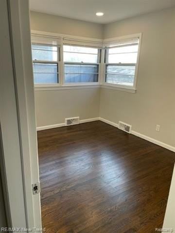 1823 Bradford Rd - Photo 5 of 12