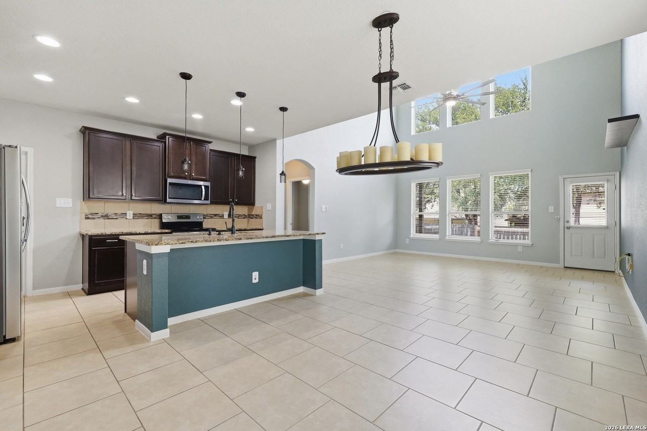 10707 Gentle Fox Bay - Photo 3 of 25