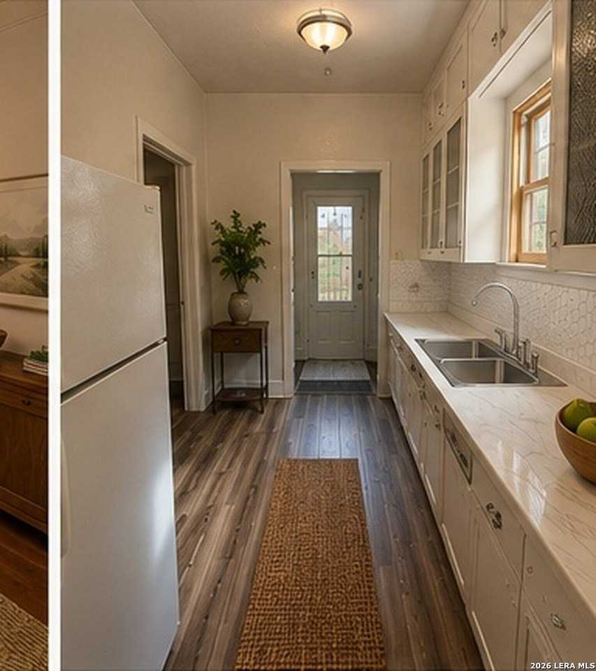1626 Mckinley Ave - Photo 2 of 6