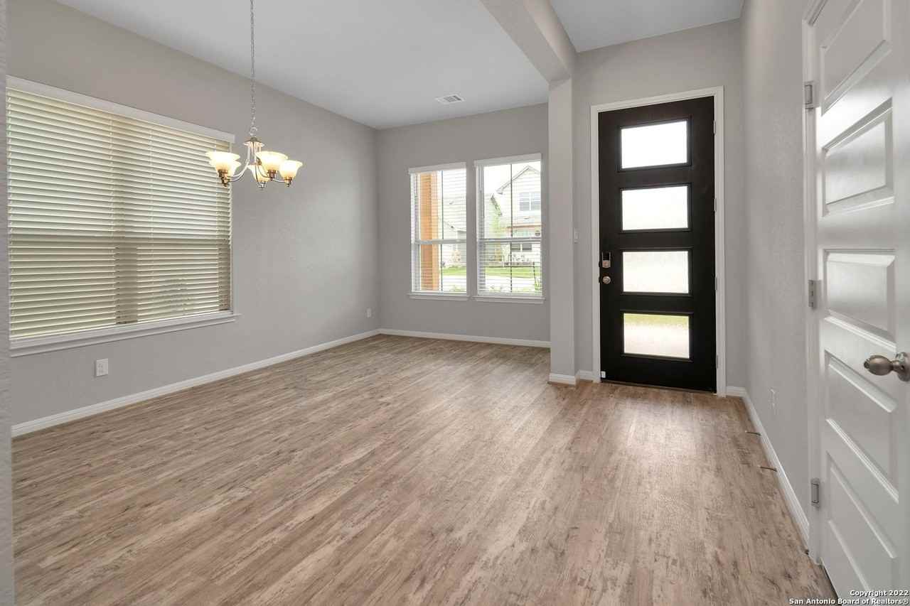 11660 Bakersfield Pass - Photo 3 of 23
