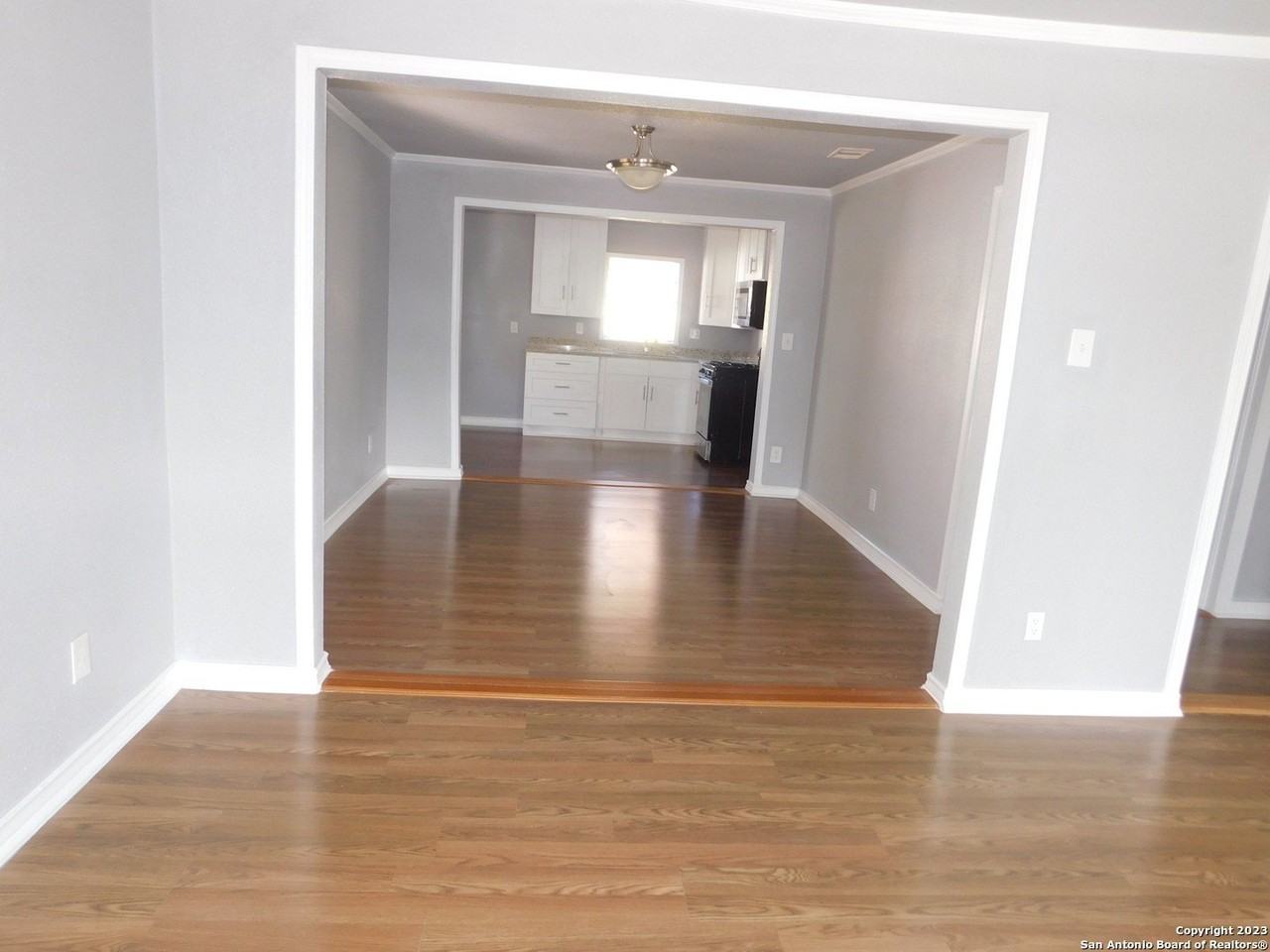 417 E Huff Ave - Photo 4 of 30