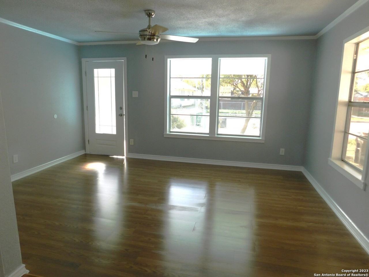 417 E Huff Ave - Photo 6 of 30