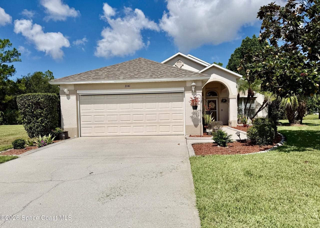 2141 Chinaberry Cir Se - Photo 2 of 29