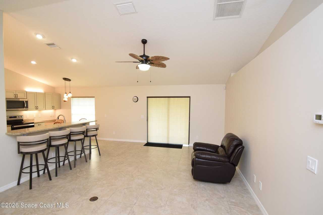 1961 Gloria Cir Ne - Photo 4 of 24
