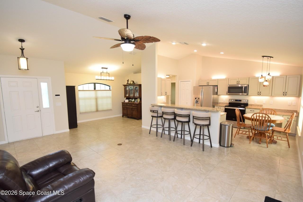 1961 Gloria Cir Ne - Photo 6 of 24