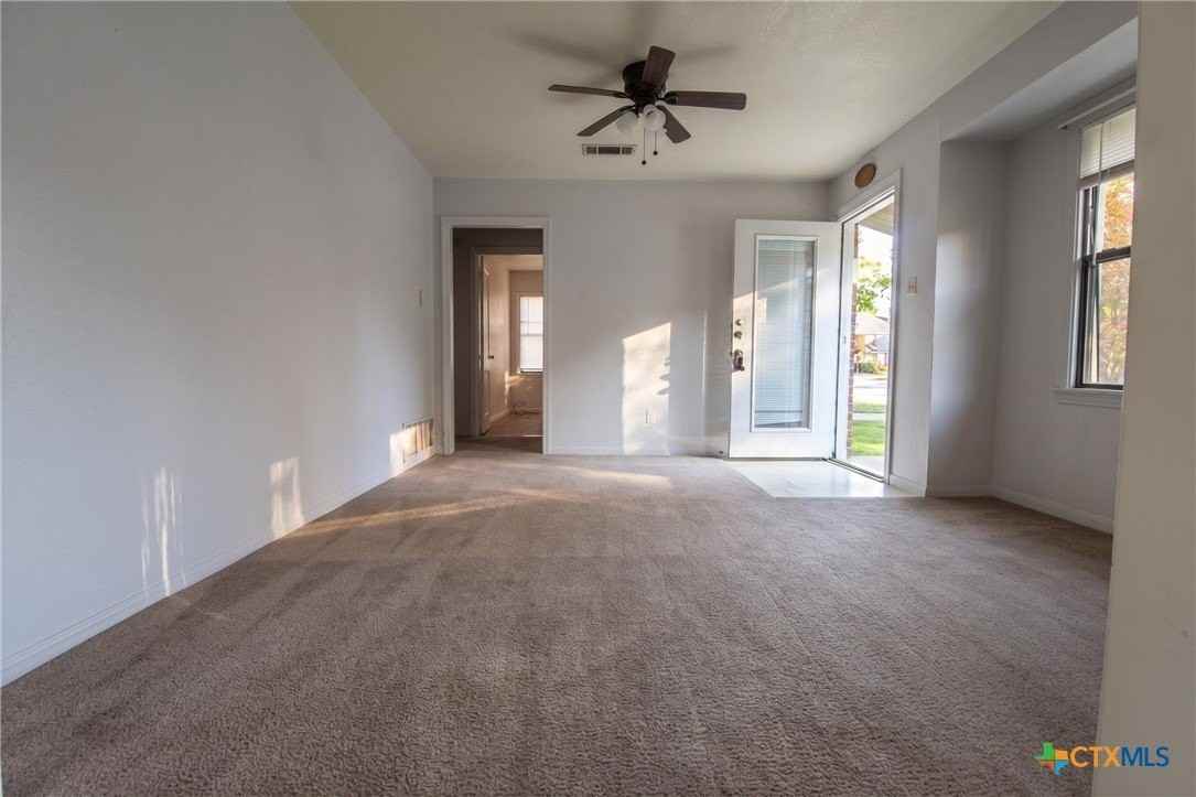 508 Mary St - Photo 2 of 11