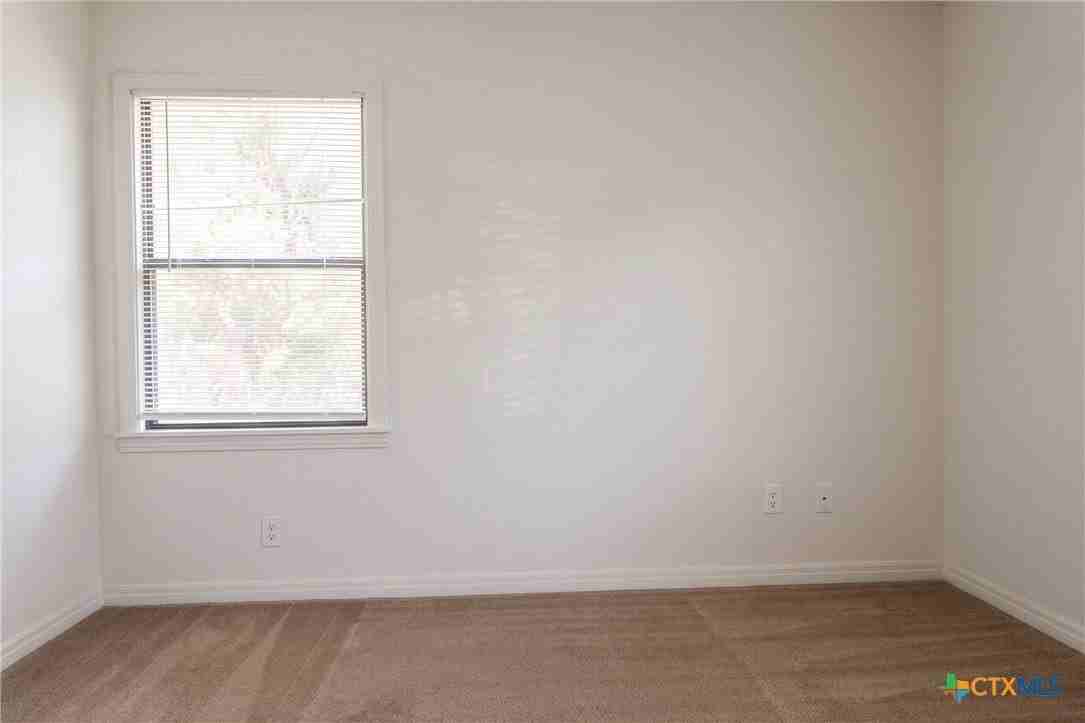 508 Mary St - Photo 6 of 11