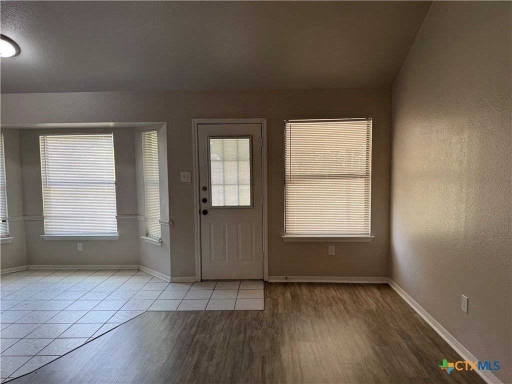 916 Whirlaway Dr - Photo 6 of 19