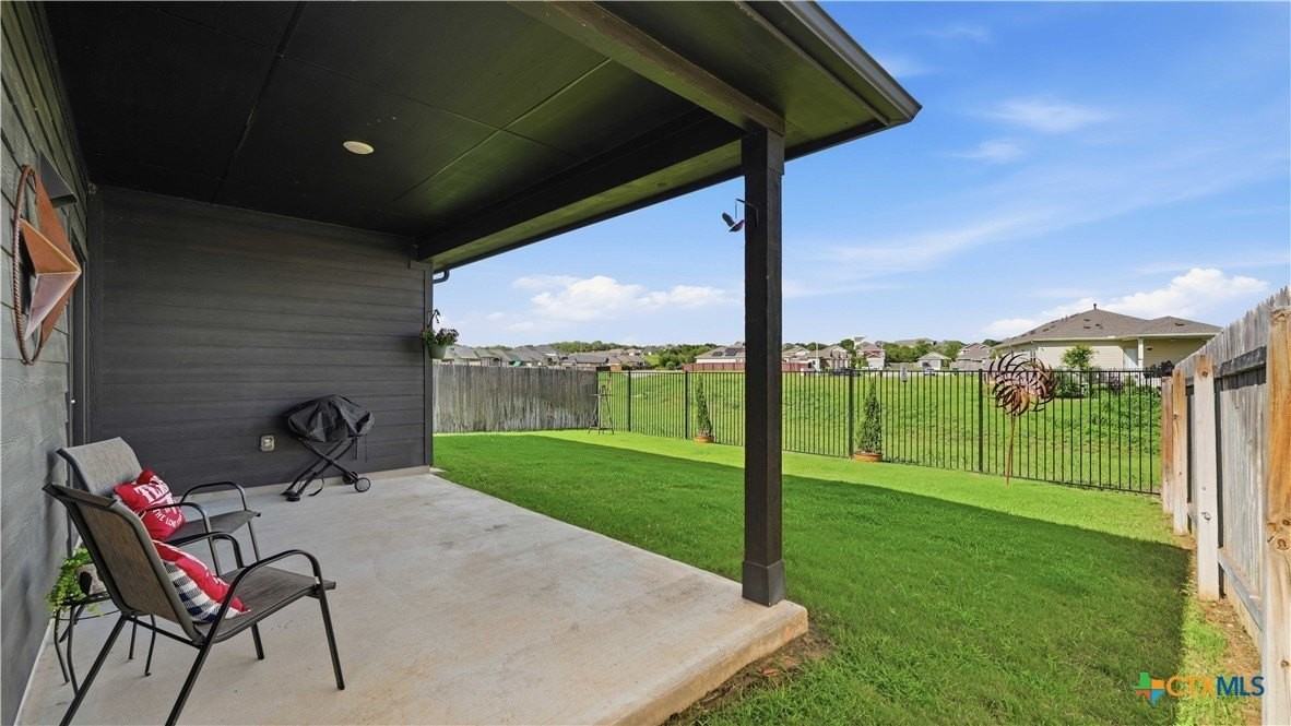 968 Blue Oak Blvd - Photo 5 of 26