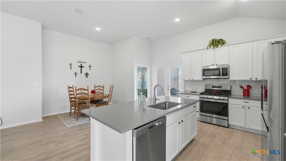 968 Blue Oak Blvd - Photo 7 of 26