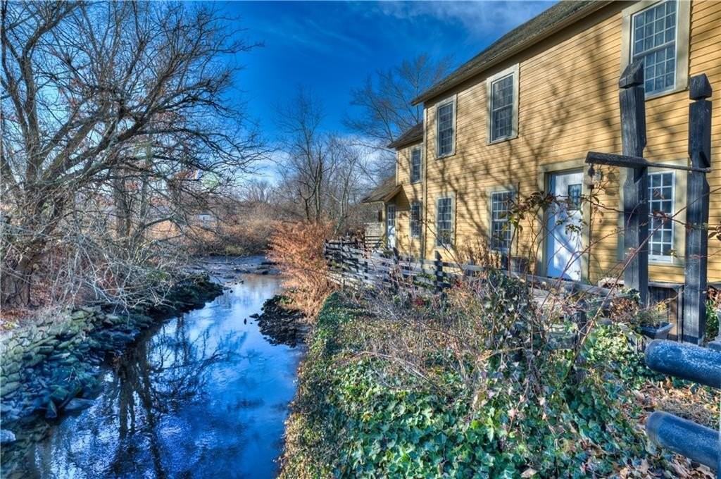 3351 Post Rd - Photo 2 of 21
