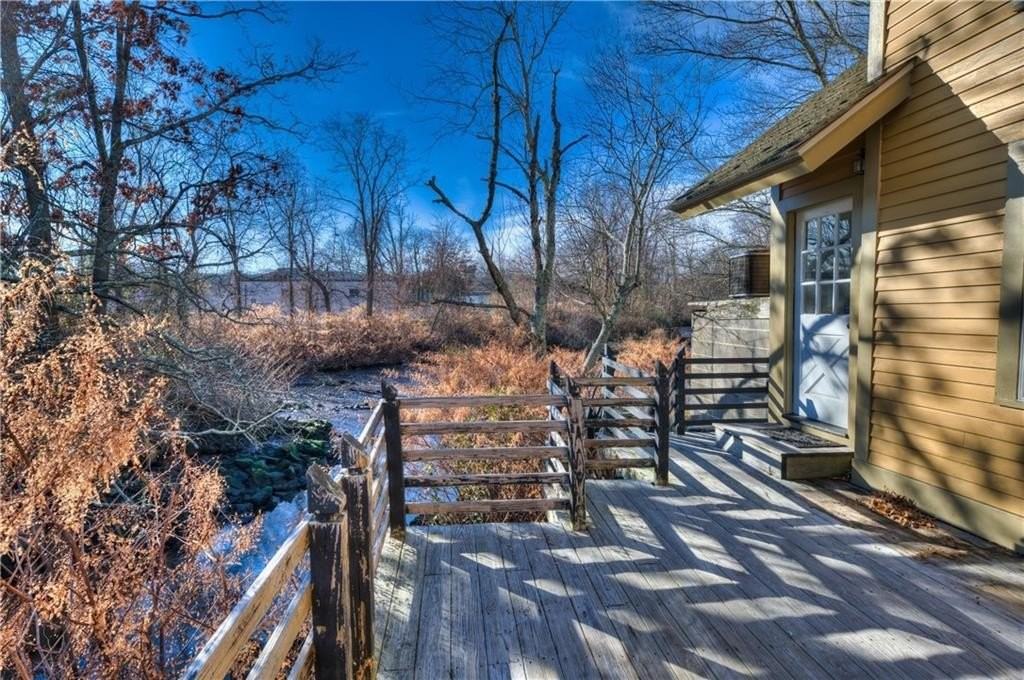 3351 Post Rd - Photo 4 of 21